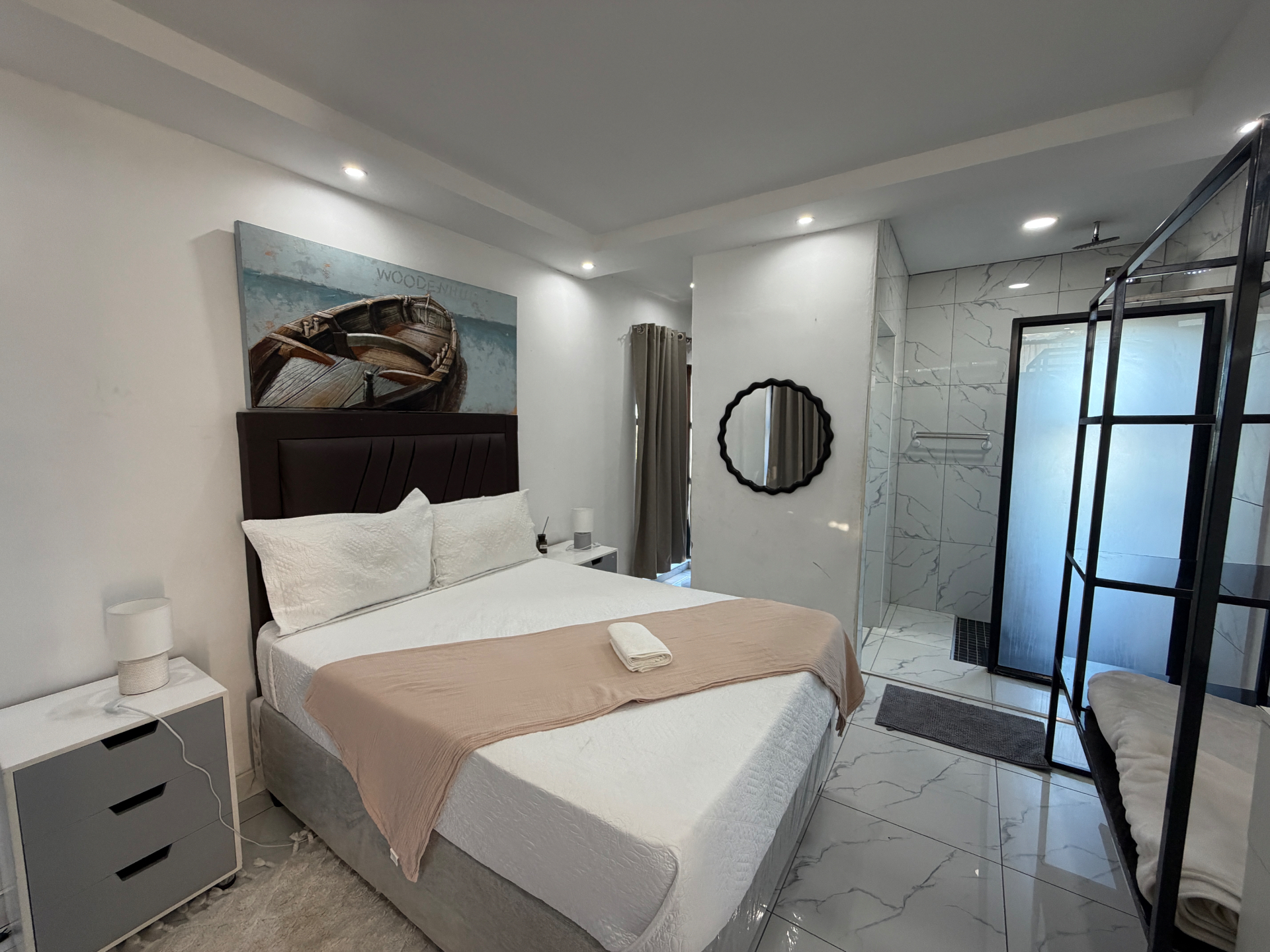 Room with Lounge at Lions Gate Villas — the bedroom